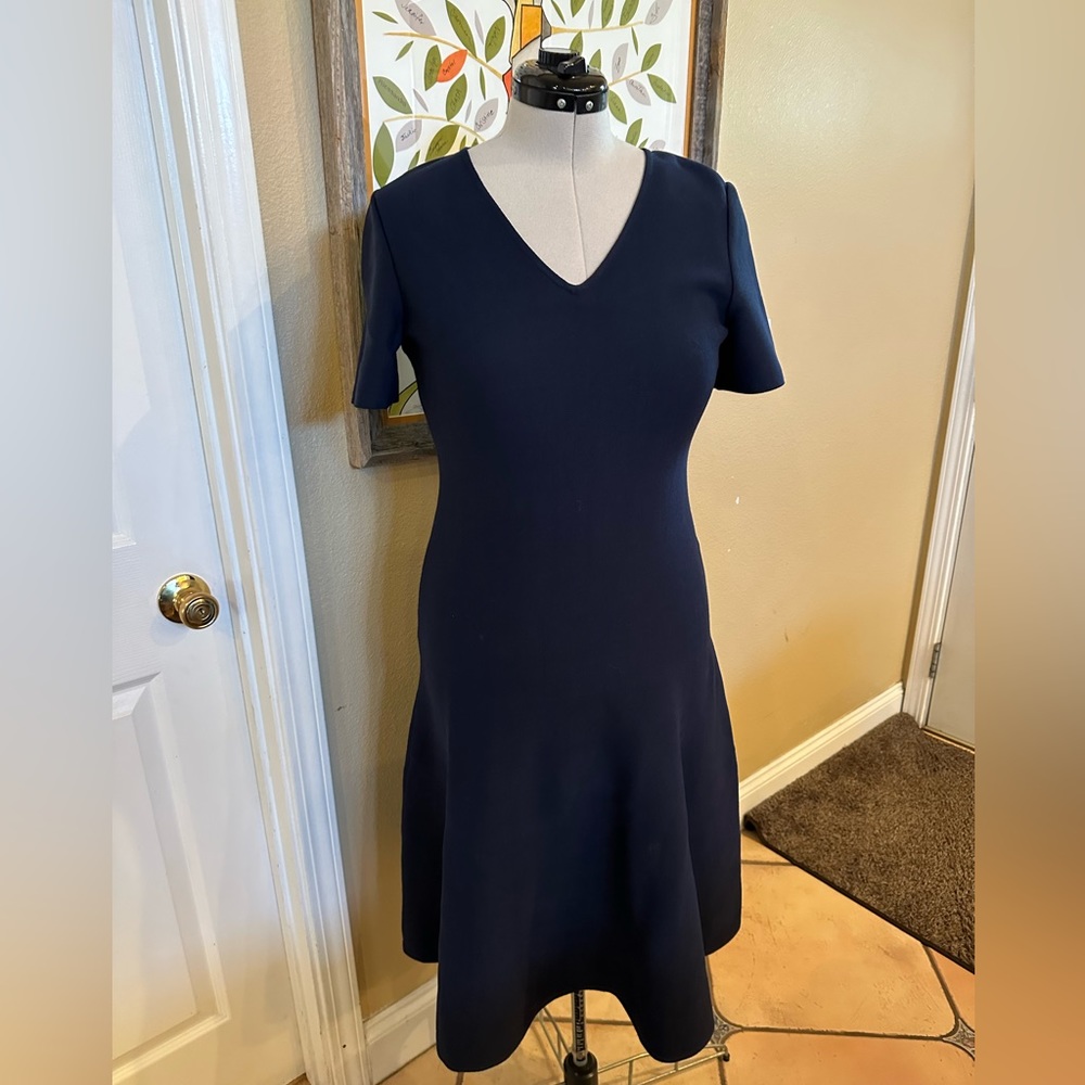 St. john black label knit navy fit and flare dress sz 8. NWT (C2)